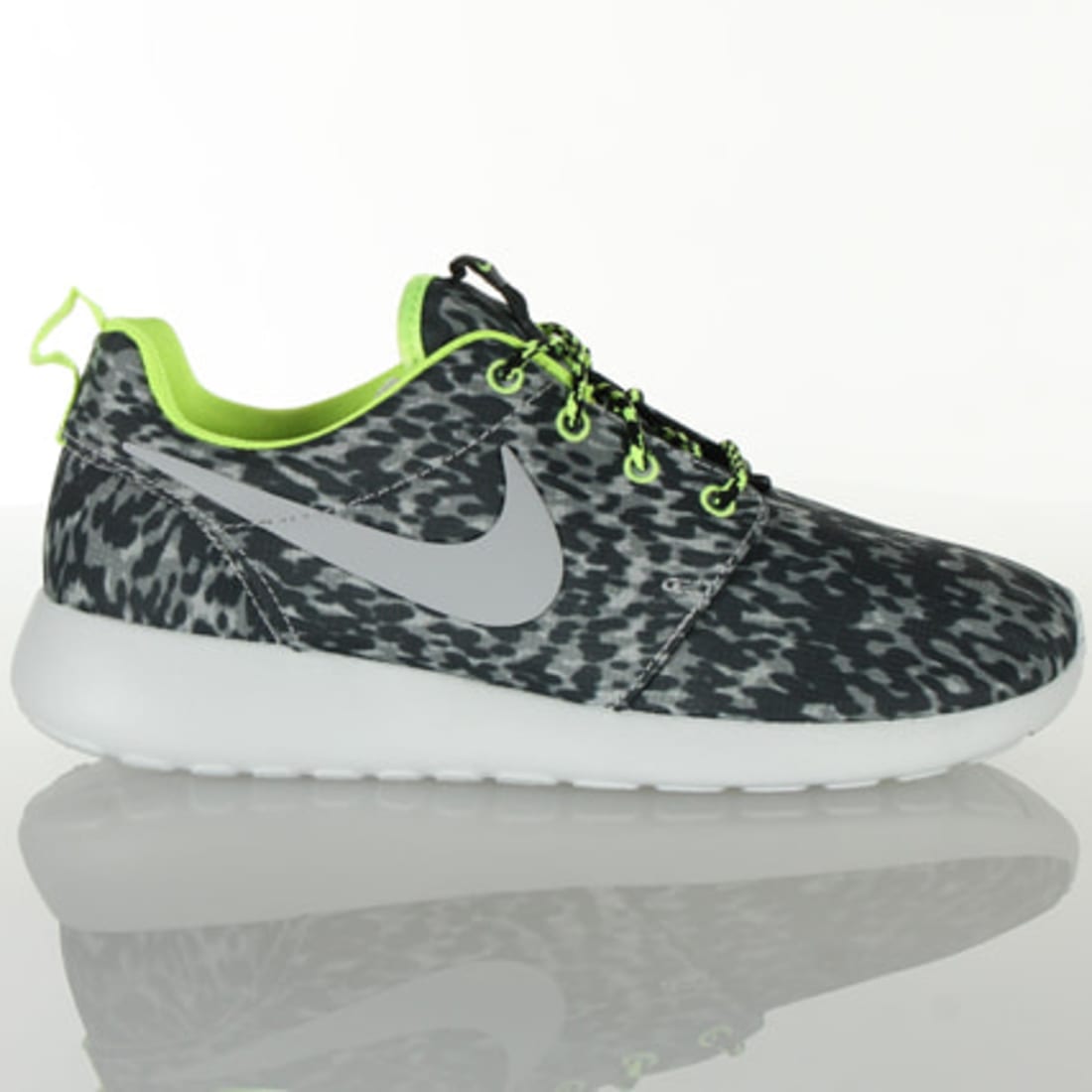 Nike Baskets Nike WMNS Roshe Run Print 070 Cool Grey Wolf Grey Volt