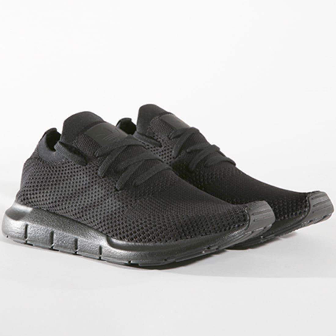 Adidas Originals - Baskets Swift Run CQ2893 Core Black Grey Fiv - LaBoutiqueOfficielle.com