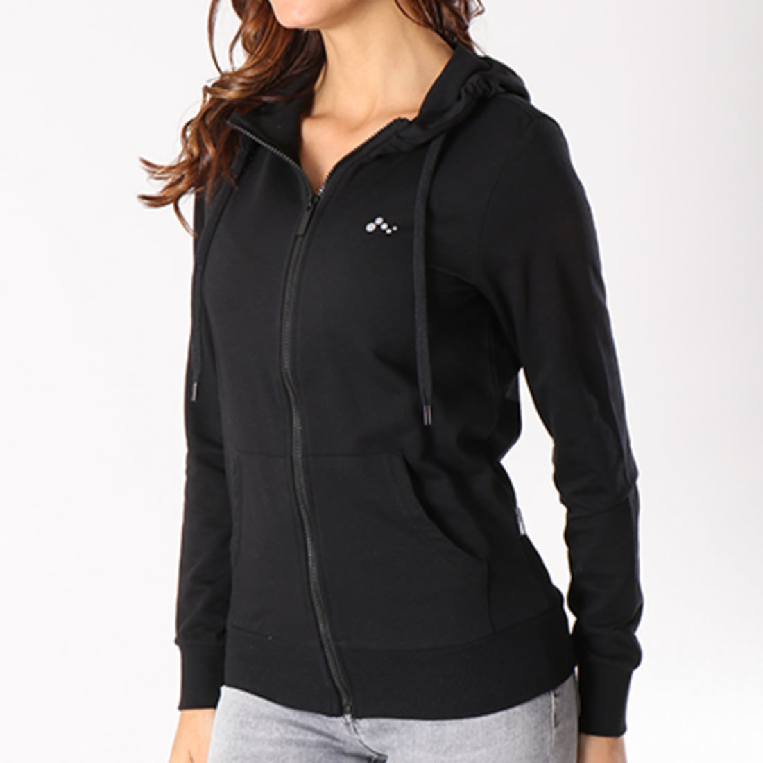 sweat asics femme soldes
