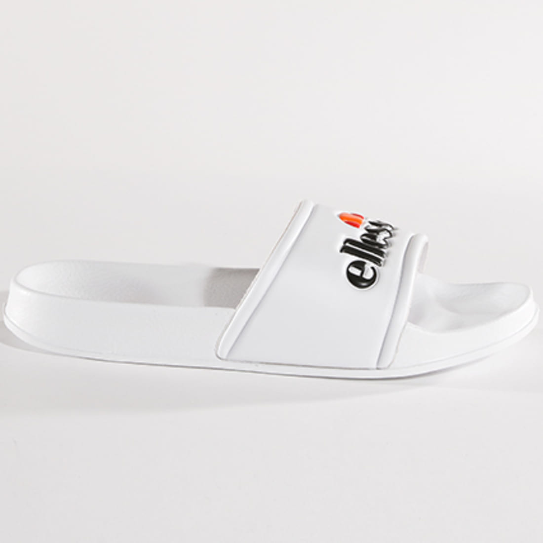 claquette ellesse blanche