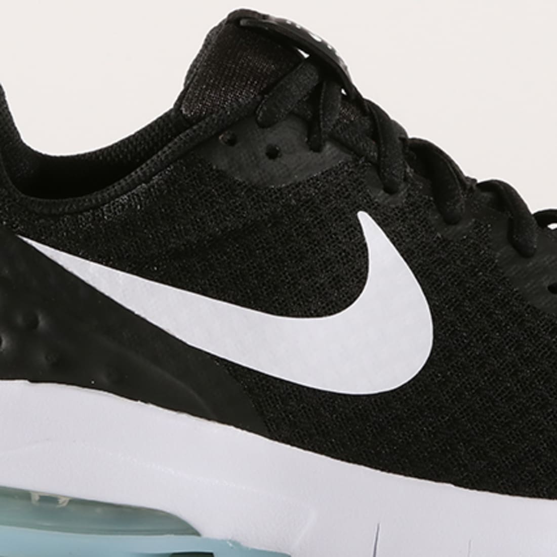 nike air max motion low white