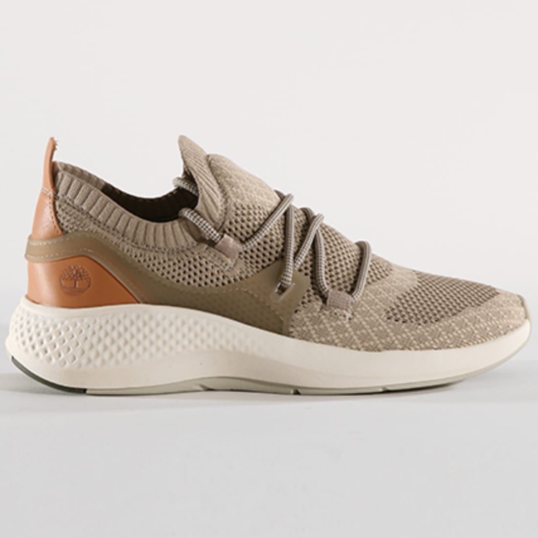 timberland flyroam go