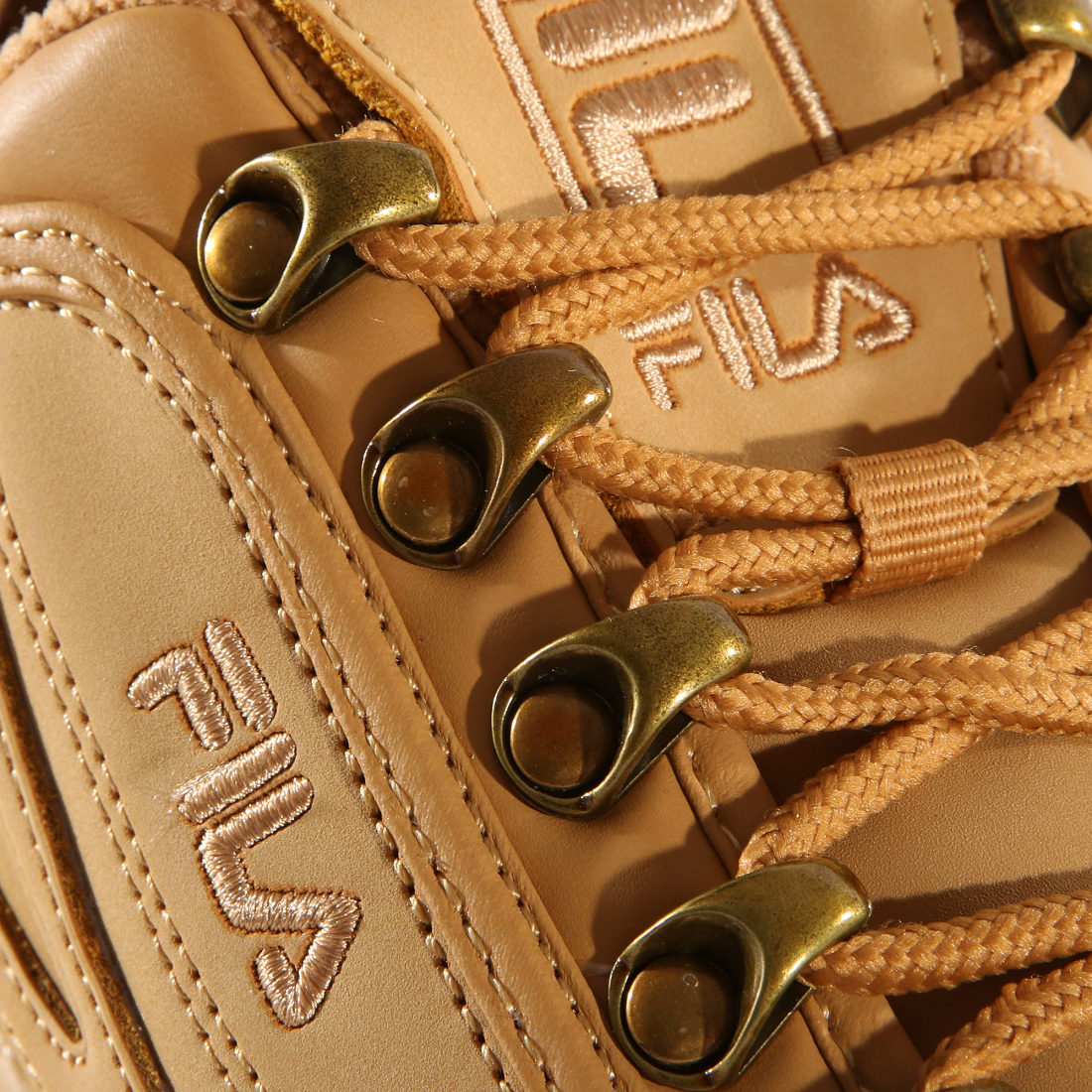 Fila disruptor clay low hot sale