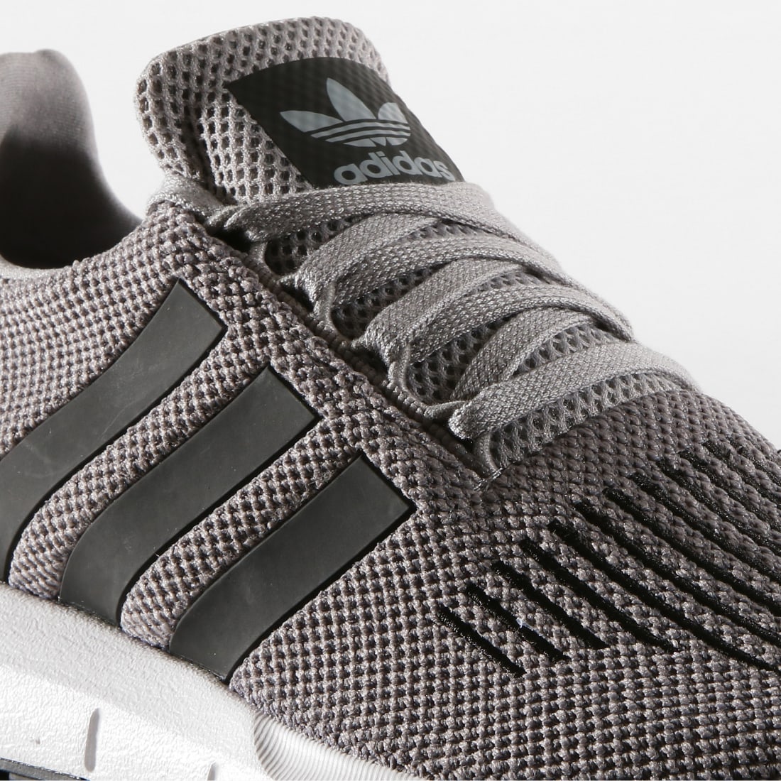 cq2115 adidas