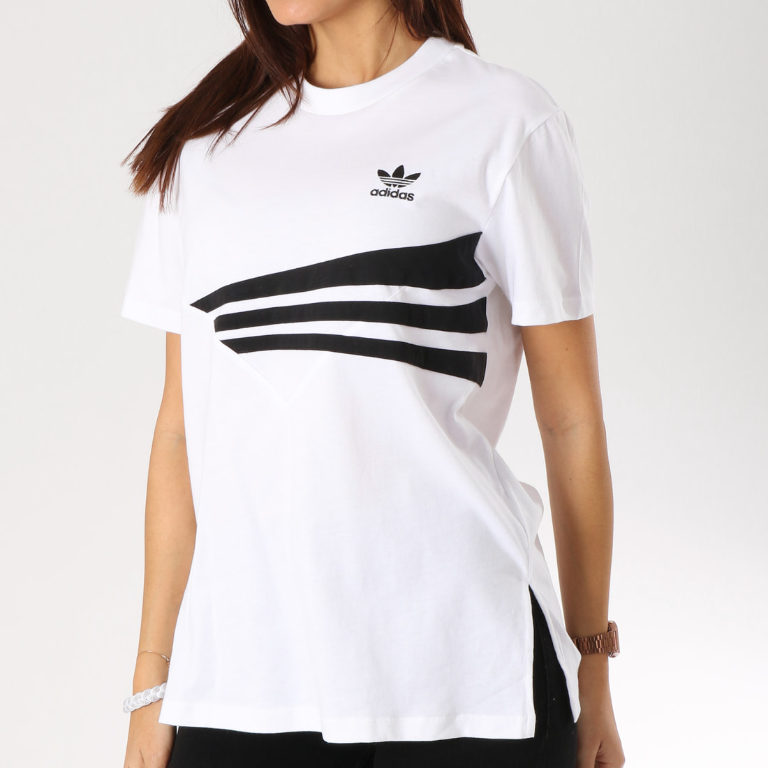 tee shirt adidas blanc et noir femme