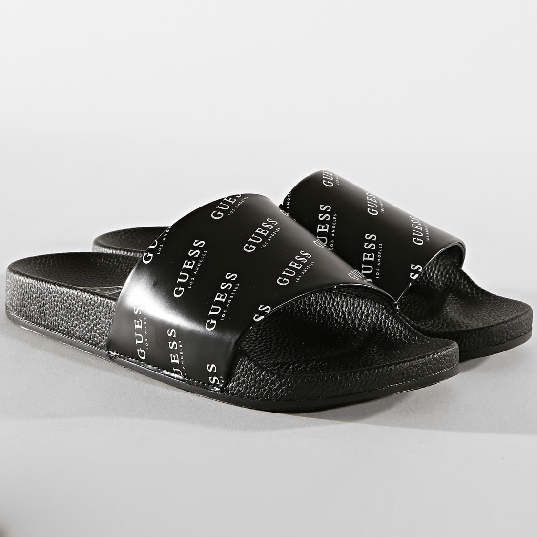 claquette guess femme