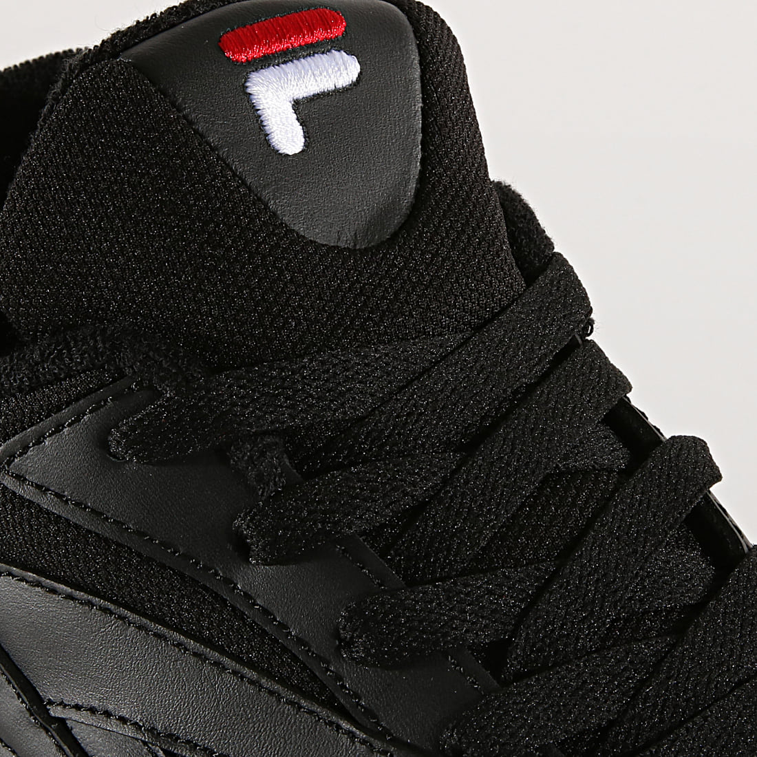 le coq sportif r900 black