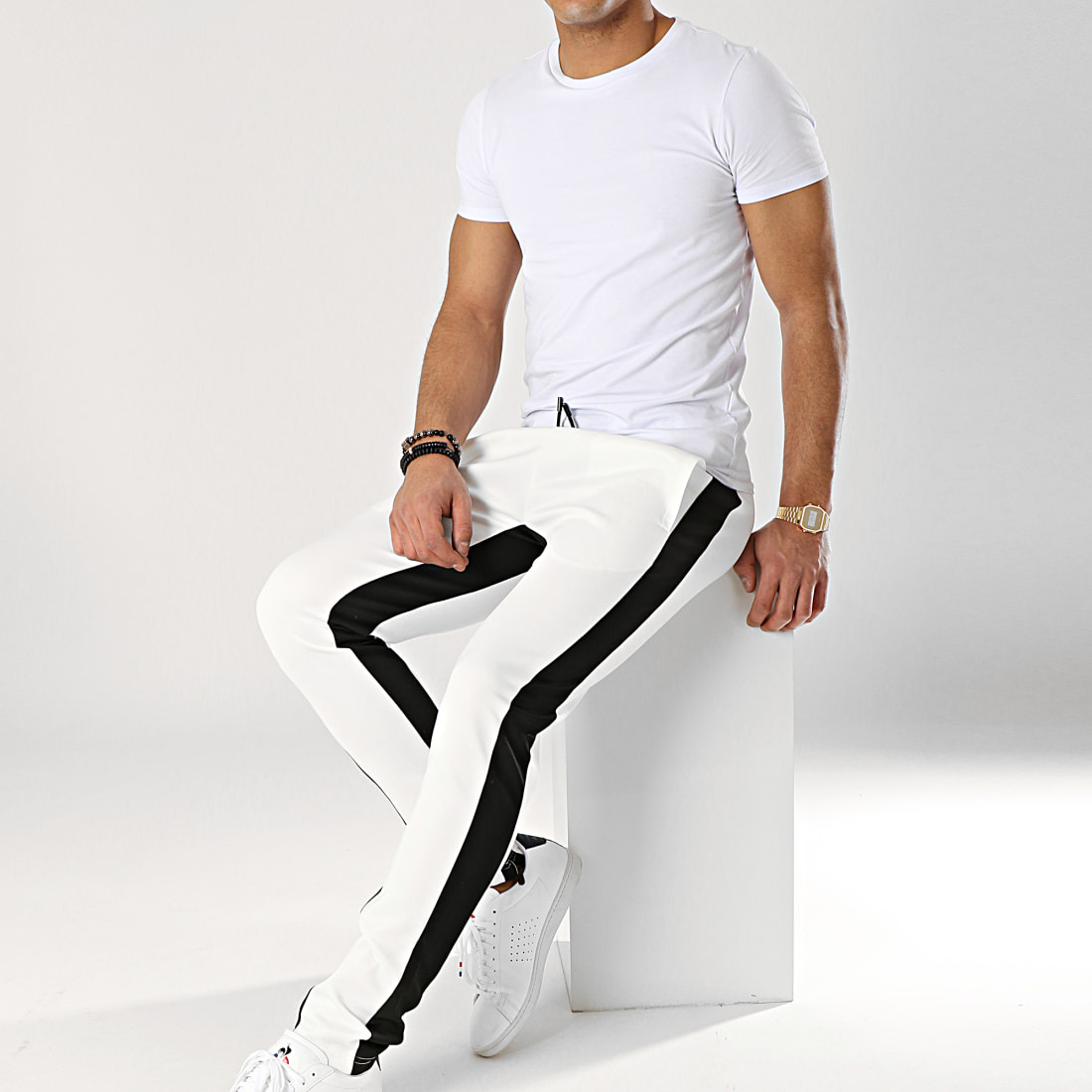 Zayne Paris - Pantalon Jogging Avec Bandes MK01 Blanc Noir ...