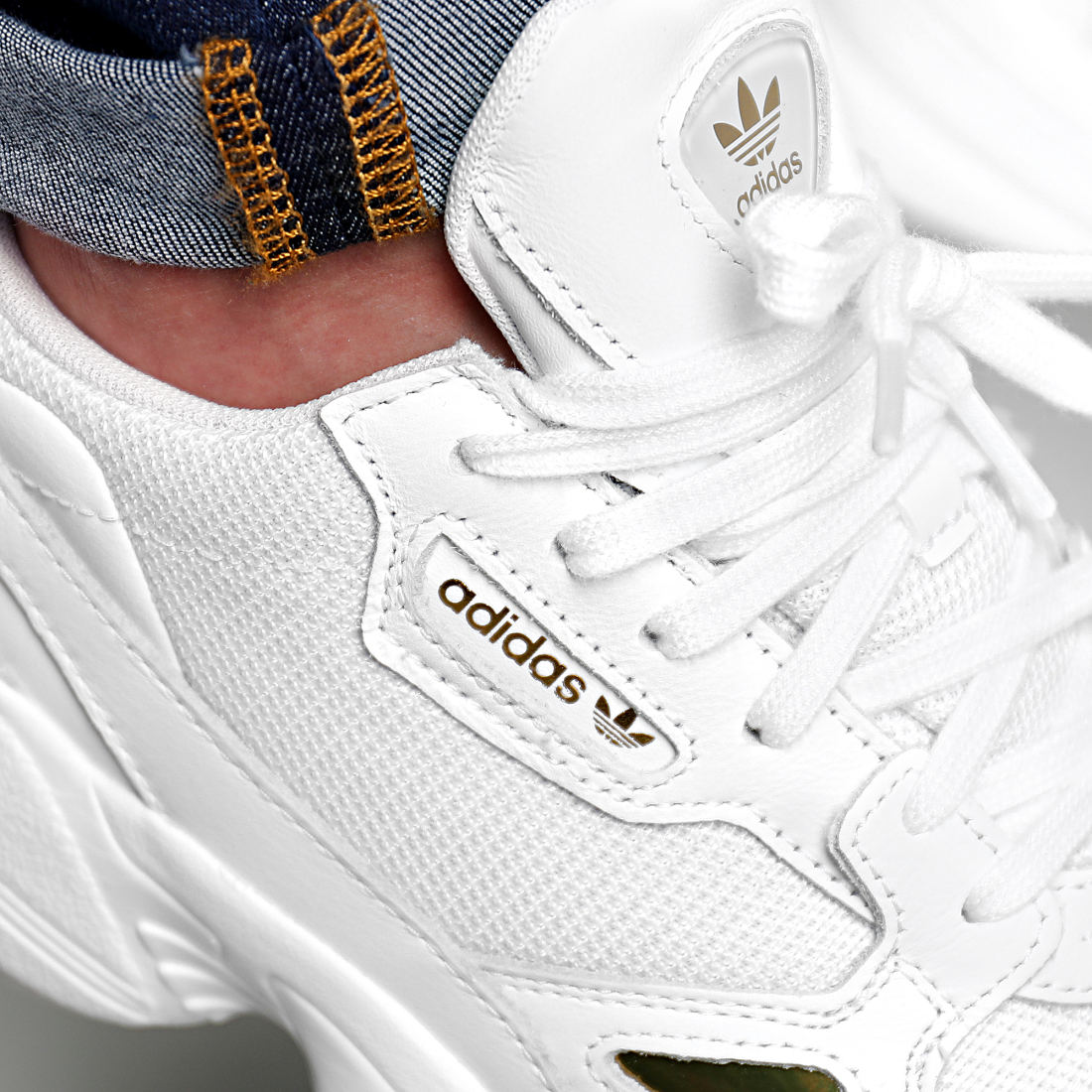 adidas - Baskets Falcon EE8838 Footwear White Gold Metallic ...
