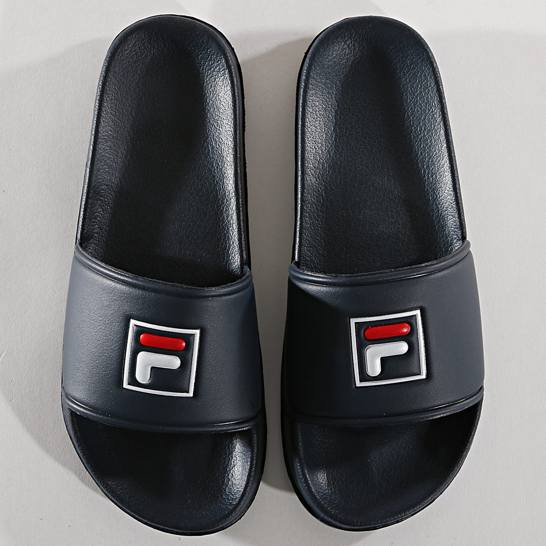 claquette fila bleu marine