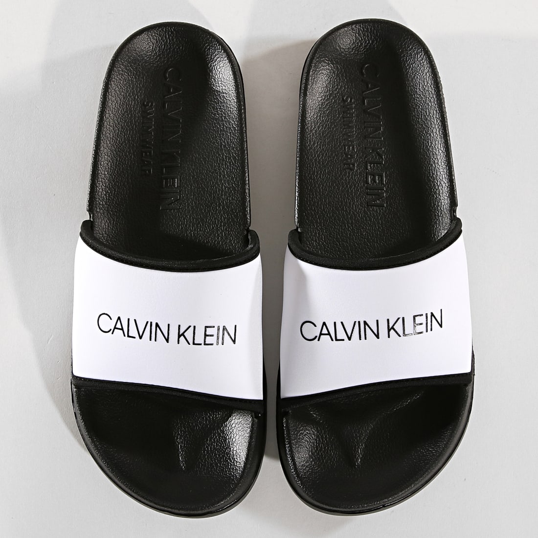 claquette calvin klein rouge