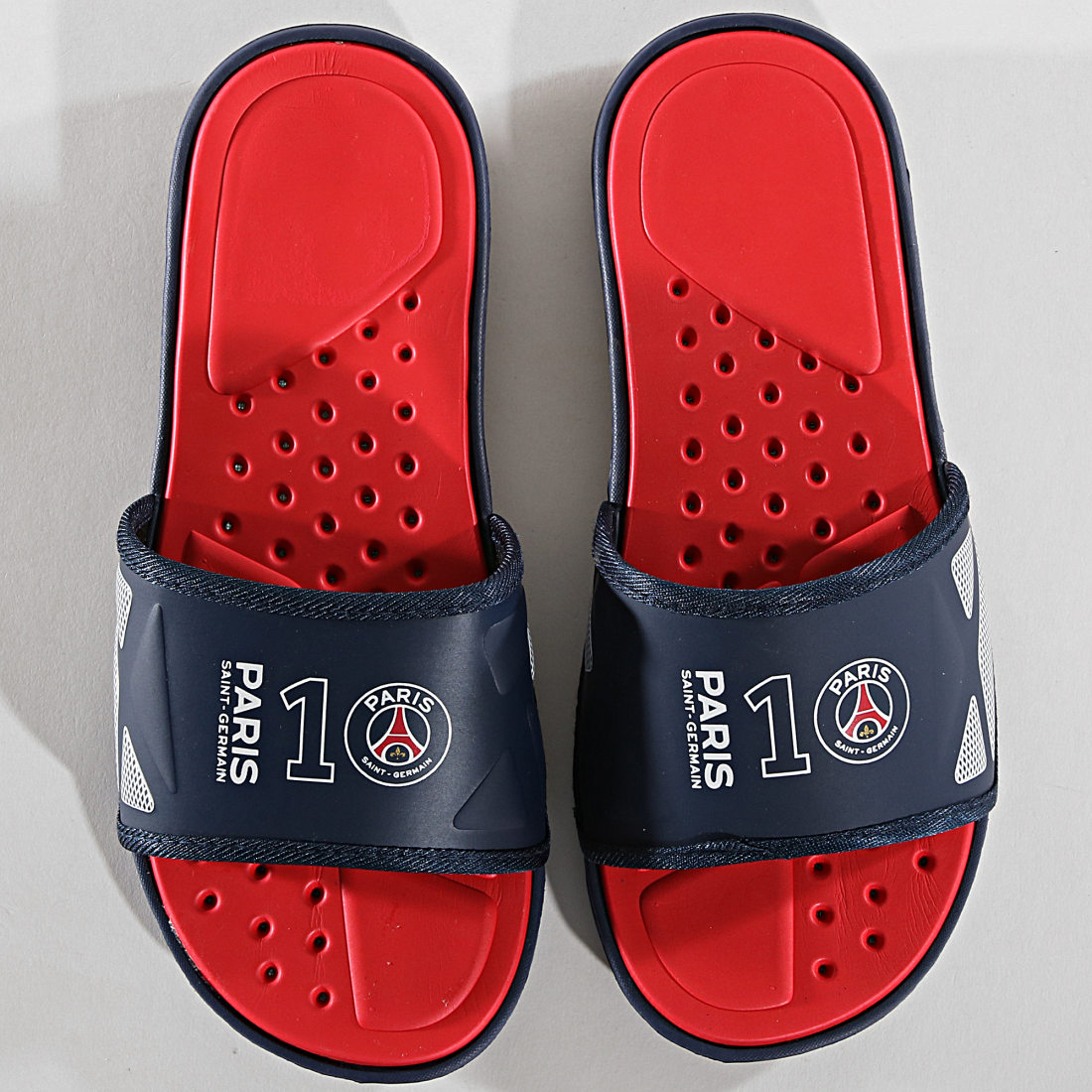Claquettes PSG – Collection Officielle Paris Saint-Germain – Taille 42 – PVC/Gomme – 100% Officiel Et 100% Parisien