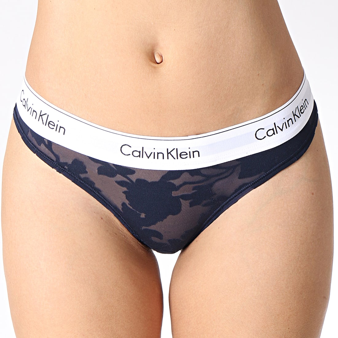 string calvin klein bleu