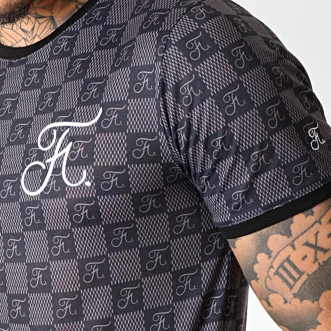 Final Club Tee Shirt Premium Fit Damier Avec Broderie 257 Noir Gris