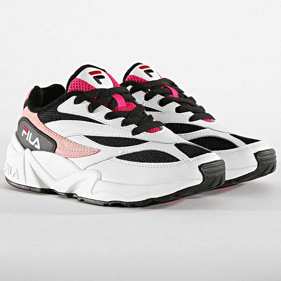 basket fila blanche a fleurs