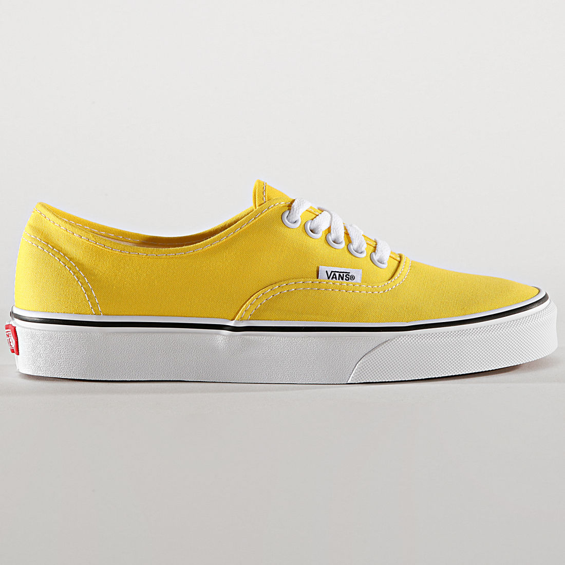 vans jaune et blanche