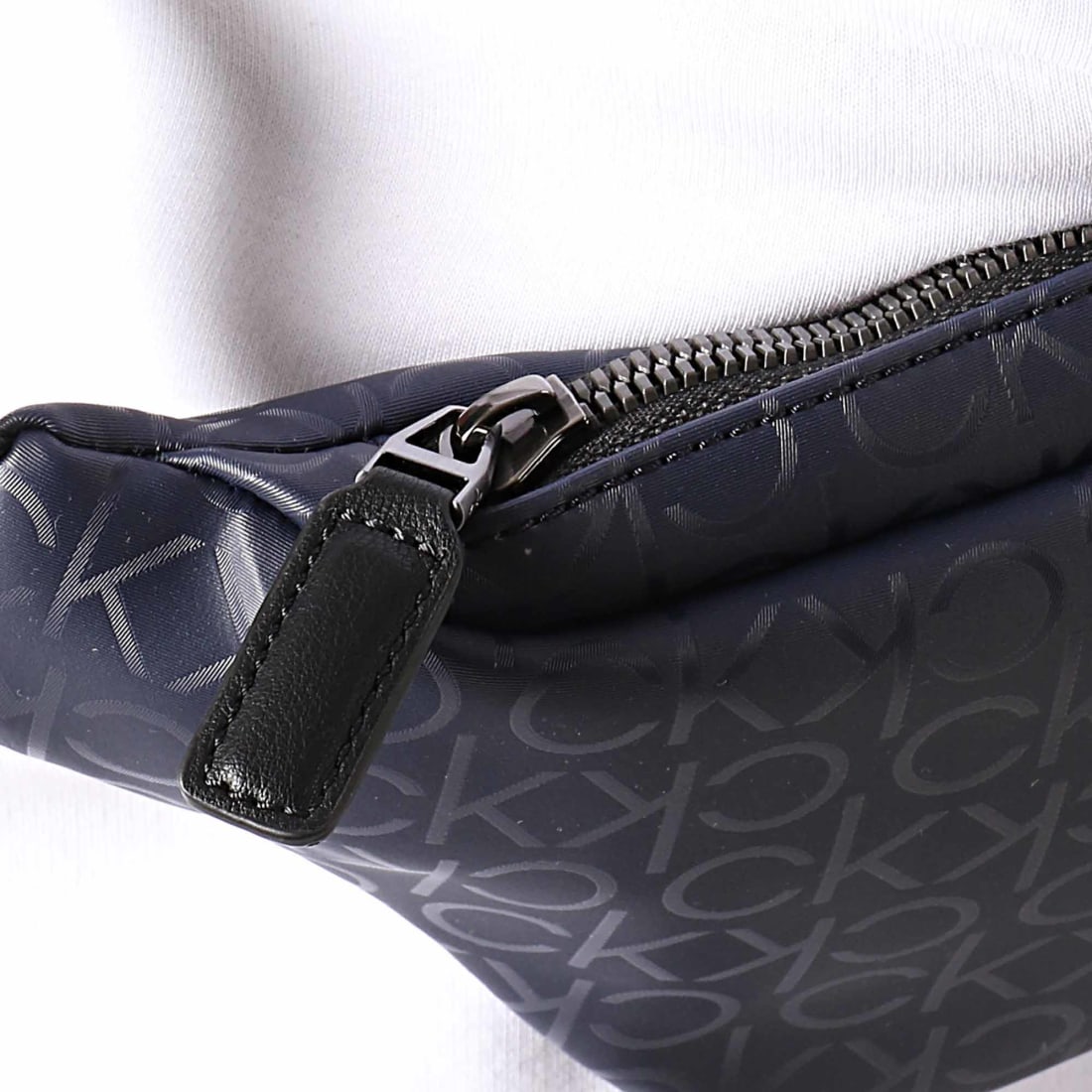 Calvin Klein - Sac Banane Industrial Mono 4787 Bleu Marine ...