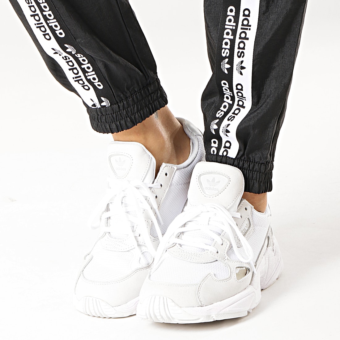 Adidas originals pantalon de survêtement tape poly best sale femme