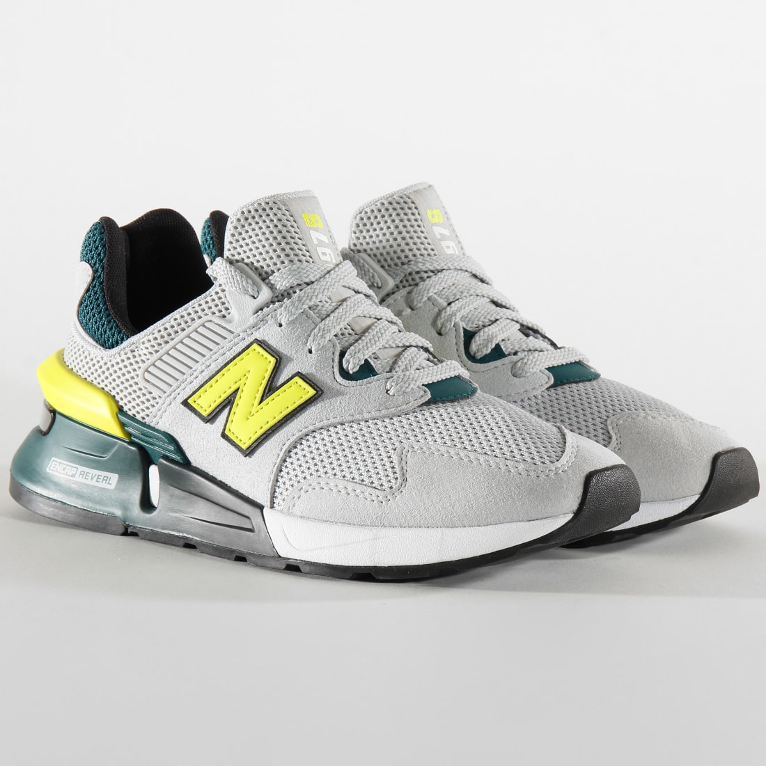 New Balance - Baskets Lifestyle 977 767251 Grey Yellow ...