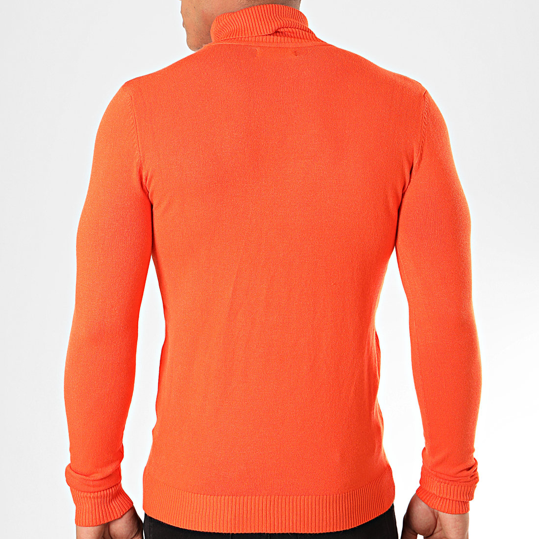 Pull orange hotsell col roulé