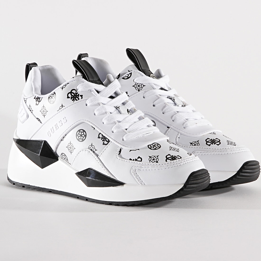 chaussure toute blanche