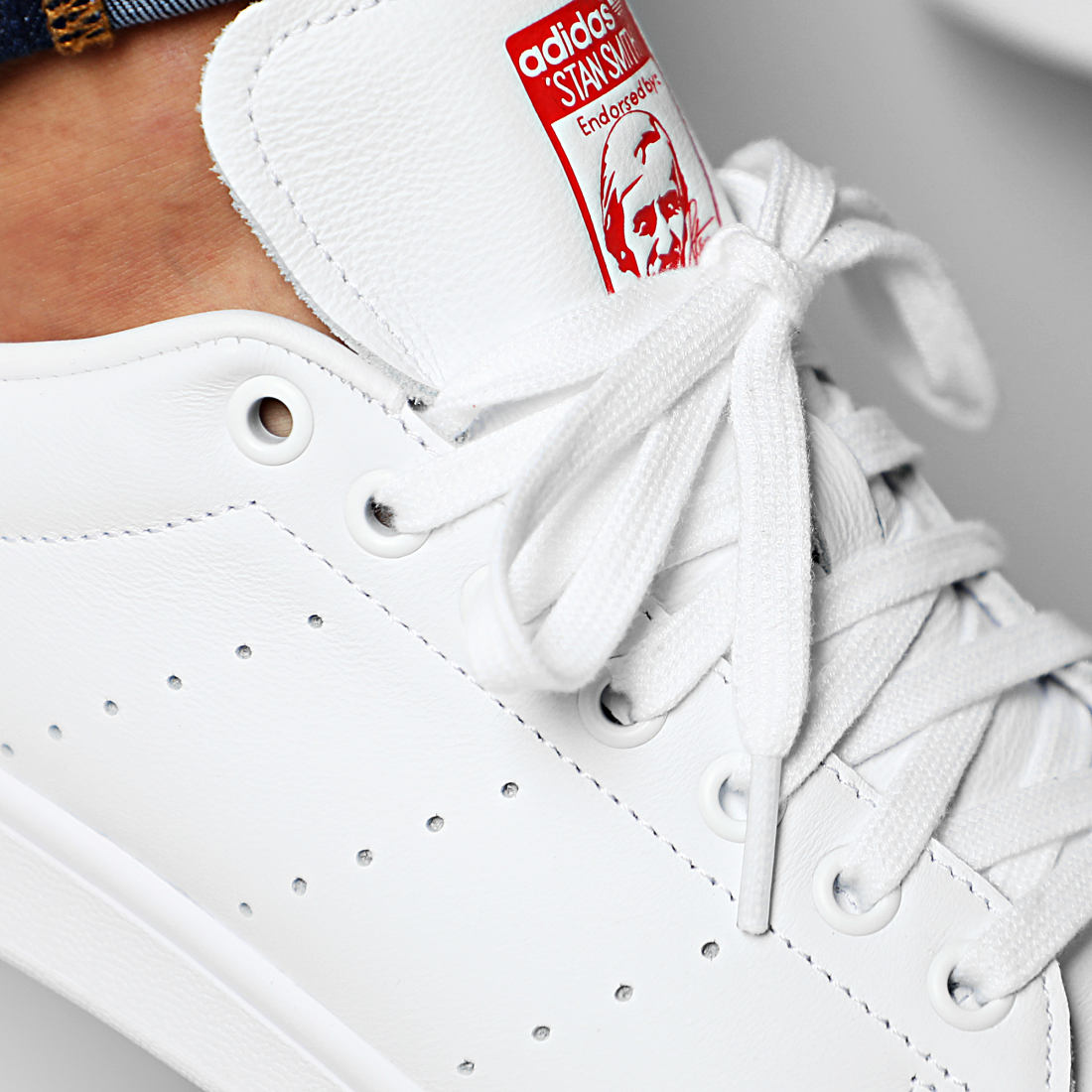 adidas - Baskets Stan Smith EF4334 Cloud White Lush Red - LaBoutiqueOfficielle.com