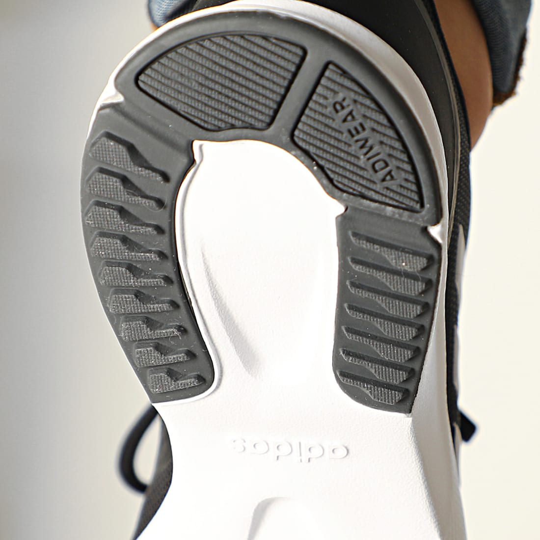 adidas - Baskets Nova Flow EH1366 Core Black Footwear White - LaBoutiqueOfficielle.com