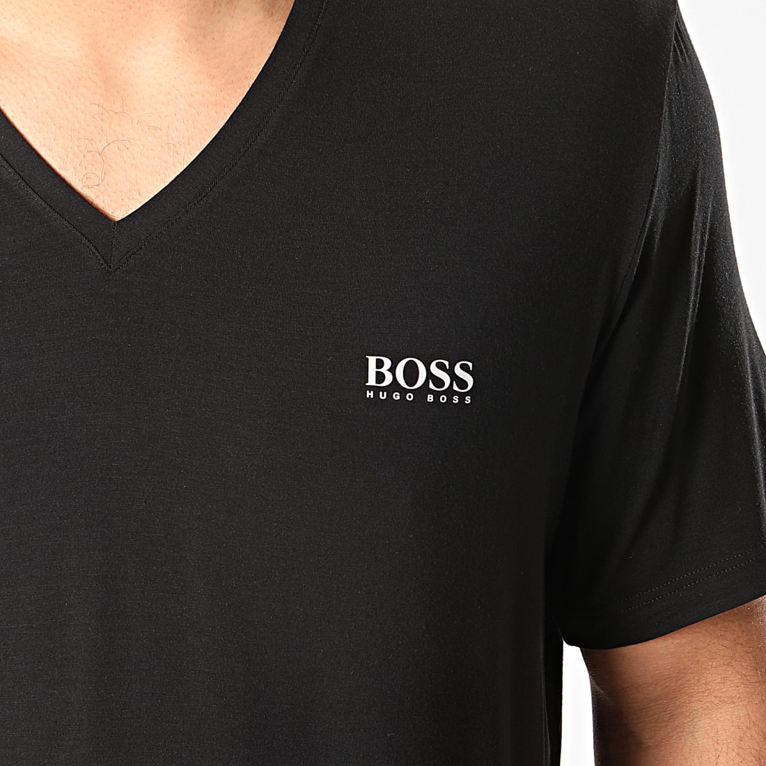 BOSS Tee Shirt Col V Comfort 50407677 Noir