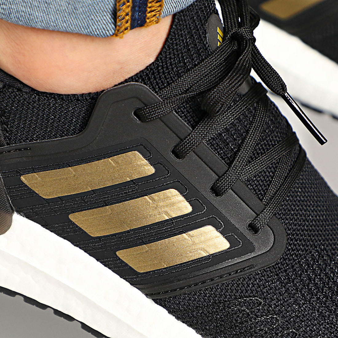 Adidas Performance - Baskets Ultraboost 20 EE4393 Core Black God Metallic Solar Red 