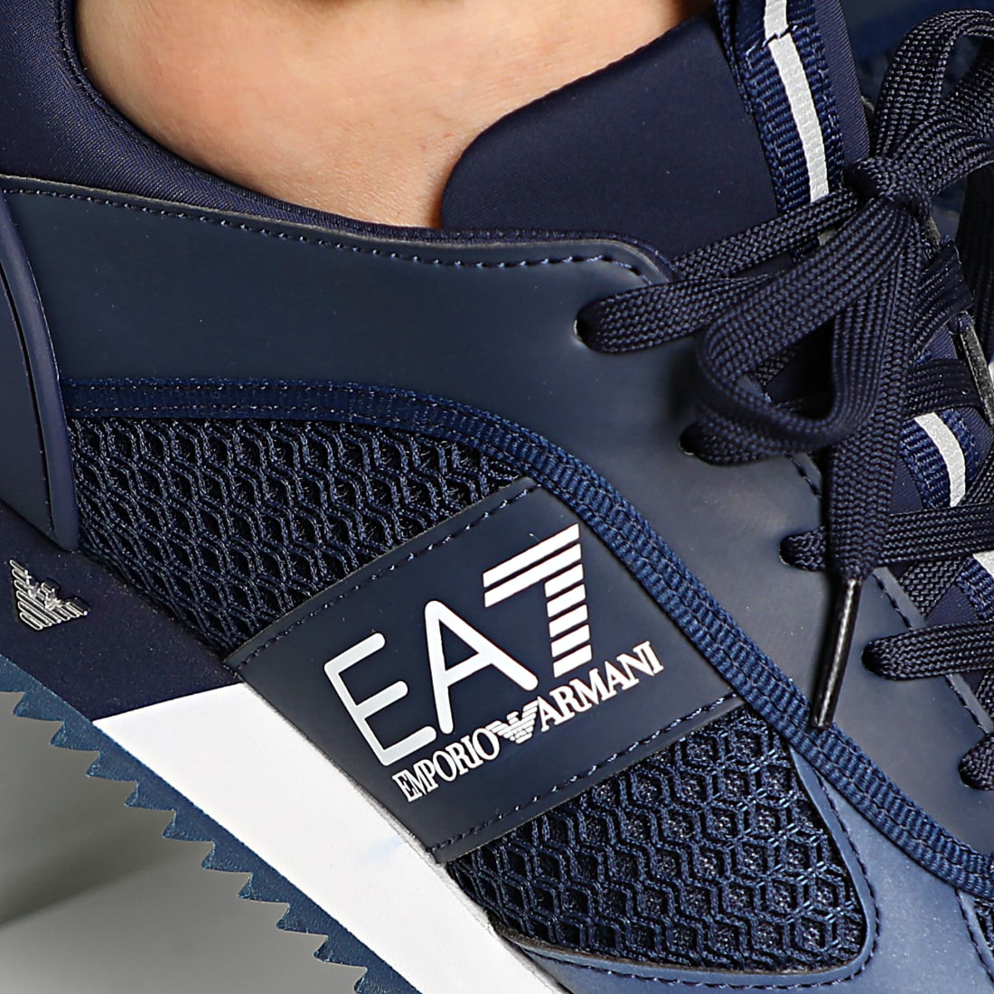 EA7 Emporio Armani Baskets X8X027XK050 Navy White