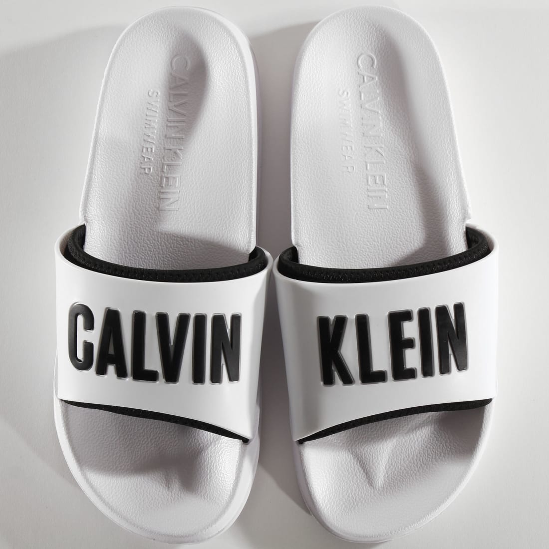 claquettes calvin klein