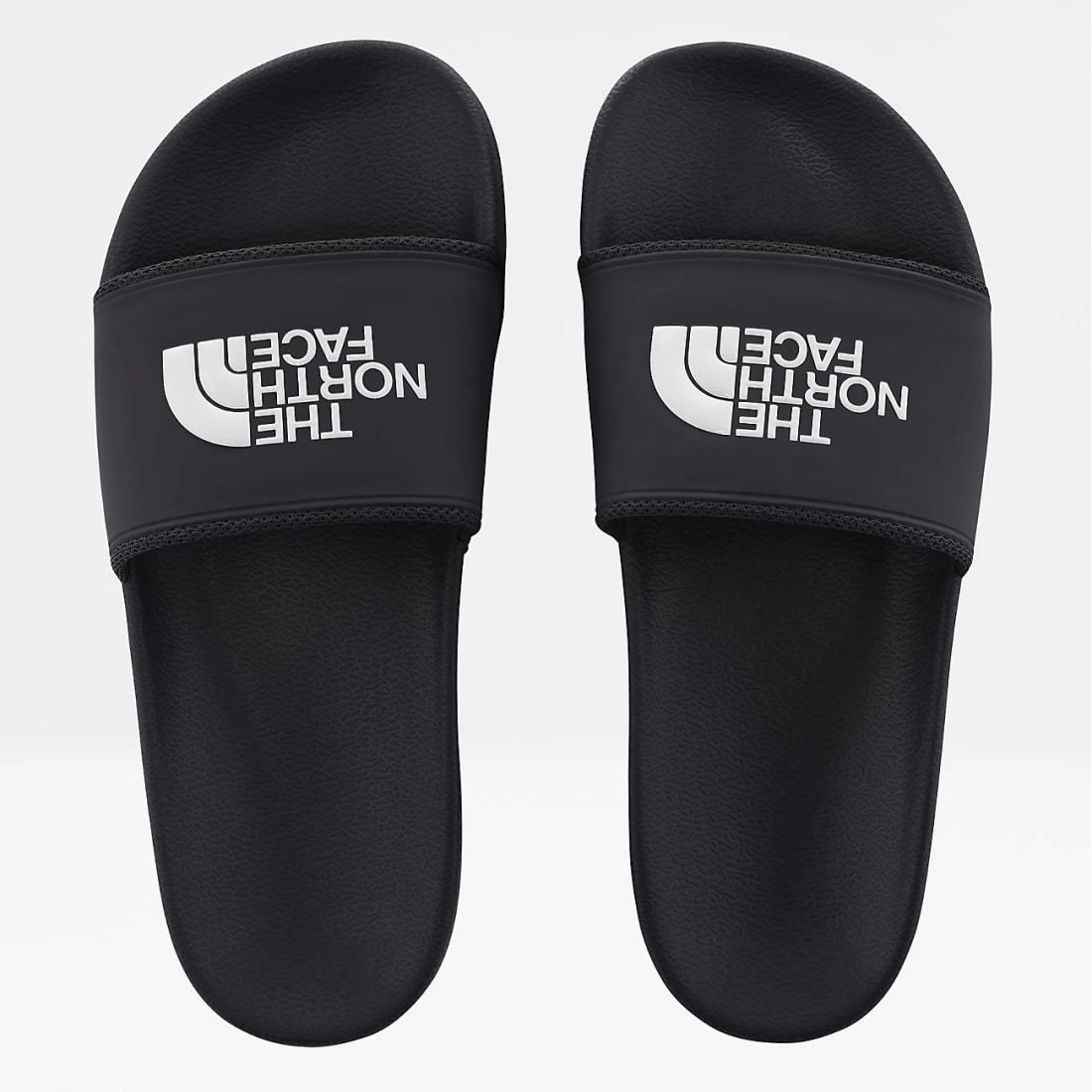 claquette adidas blanche et noir