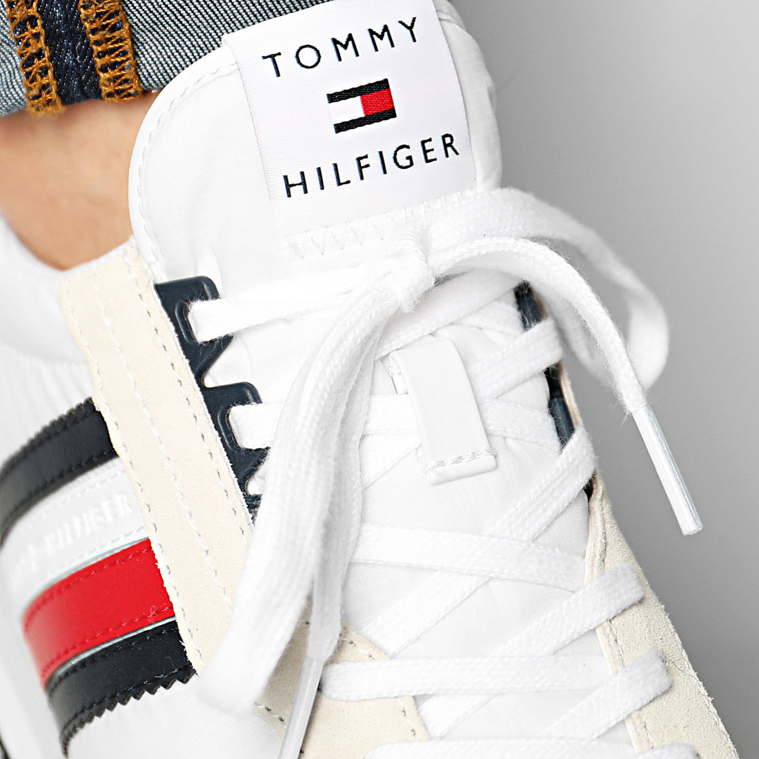 tommy hilfiger lightweight runner