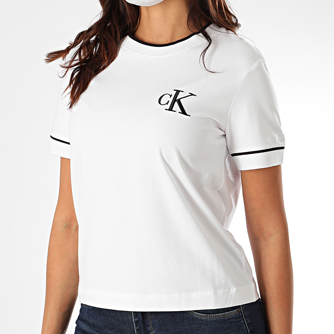 Calvin Klein - Tee Shirt CK Embroidery Tippin 4139 Blanc -  LaBoutiqueOfficielle.com