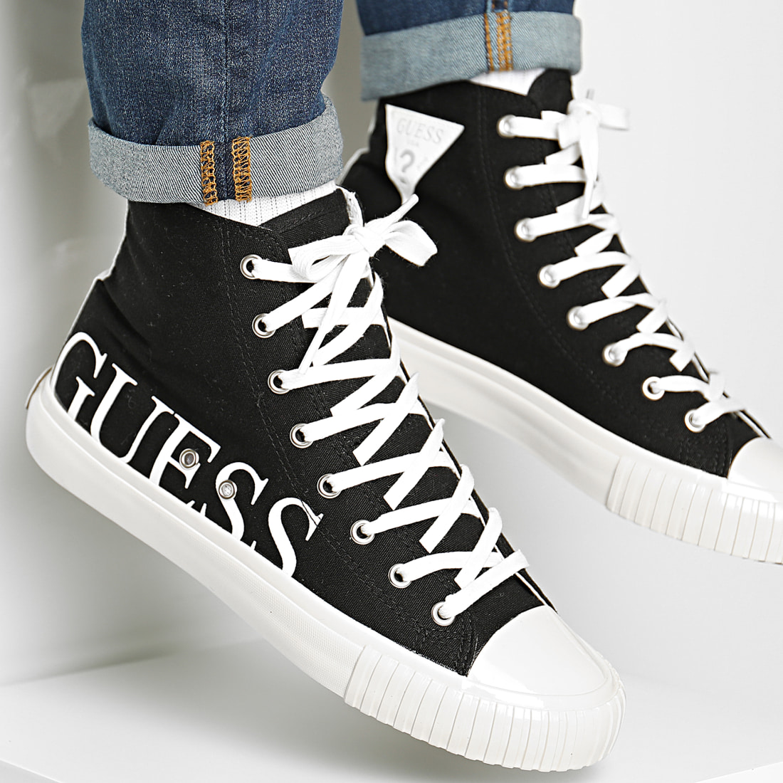 chaussure guess rouge