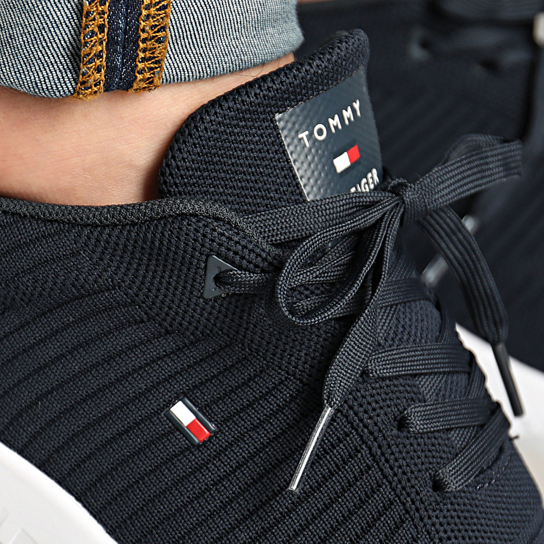tommy hilfiger essential corporate