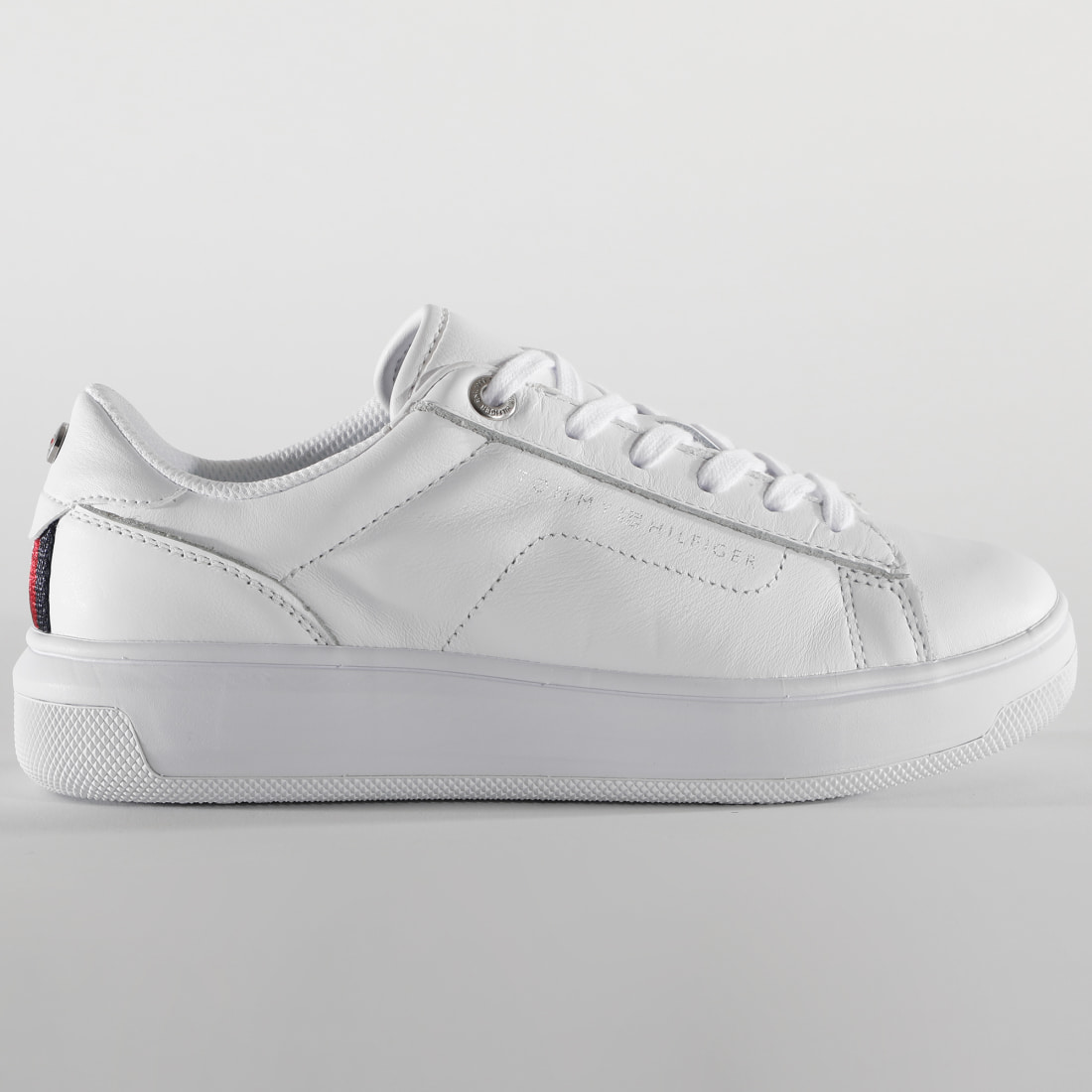 basket femme tommy hilfiger pas cher