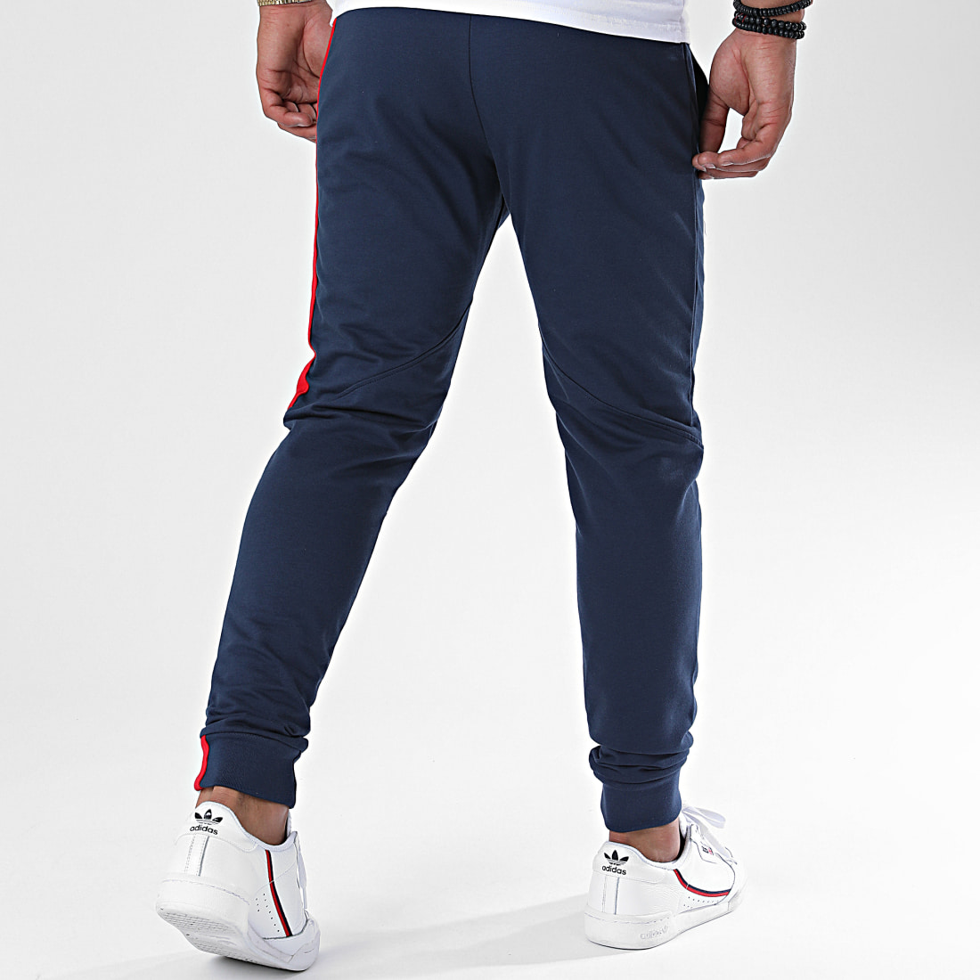 chaussure fila avec des fleurs