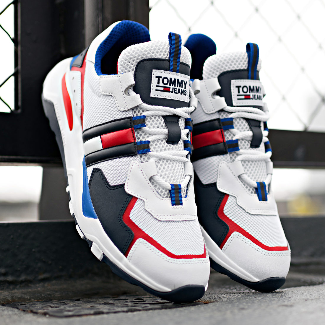 Tommy Hilfiger - Baskets Cool Runner 0484 RWB ...