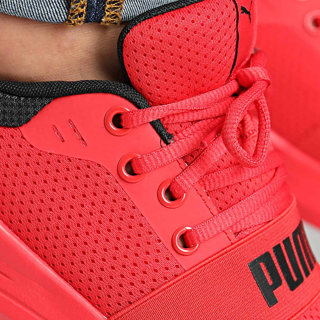 puma red october