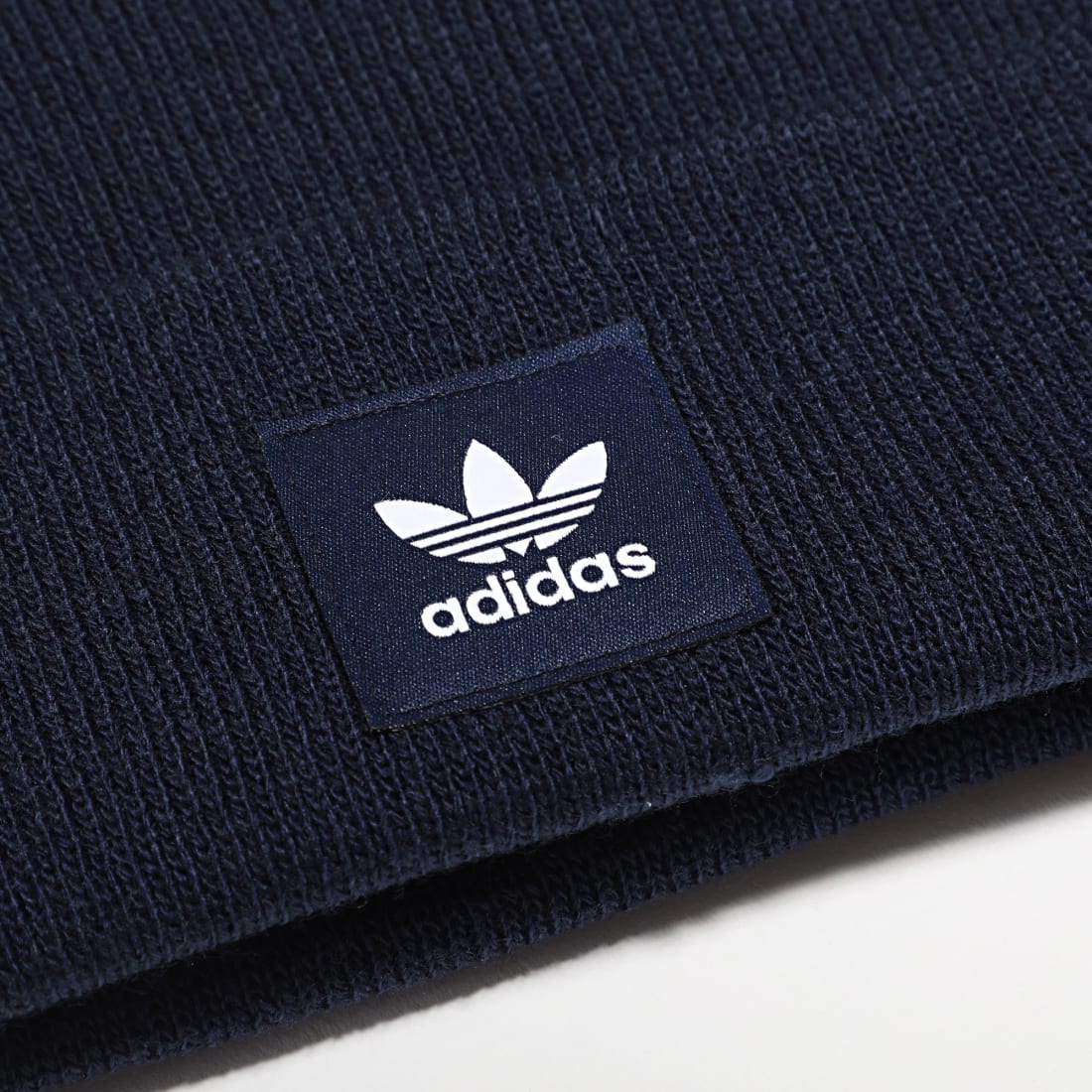 Adidas Originals - Bonnet Cuff GD4559 Bleu Marine - LaBoutiqueOfficielle.com
