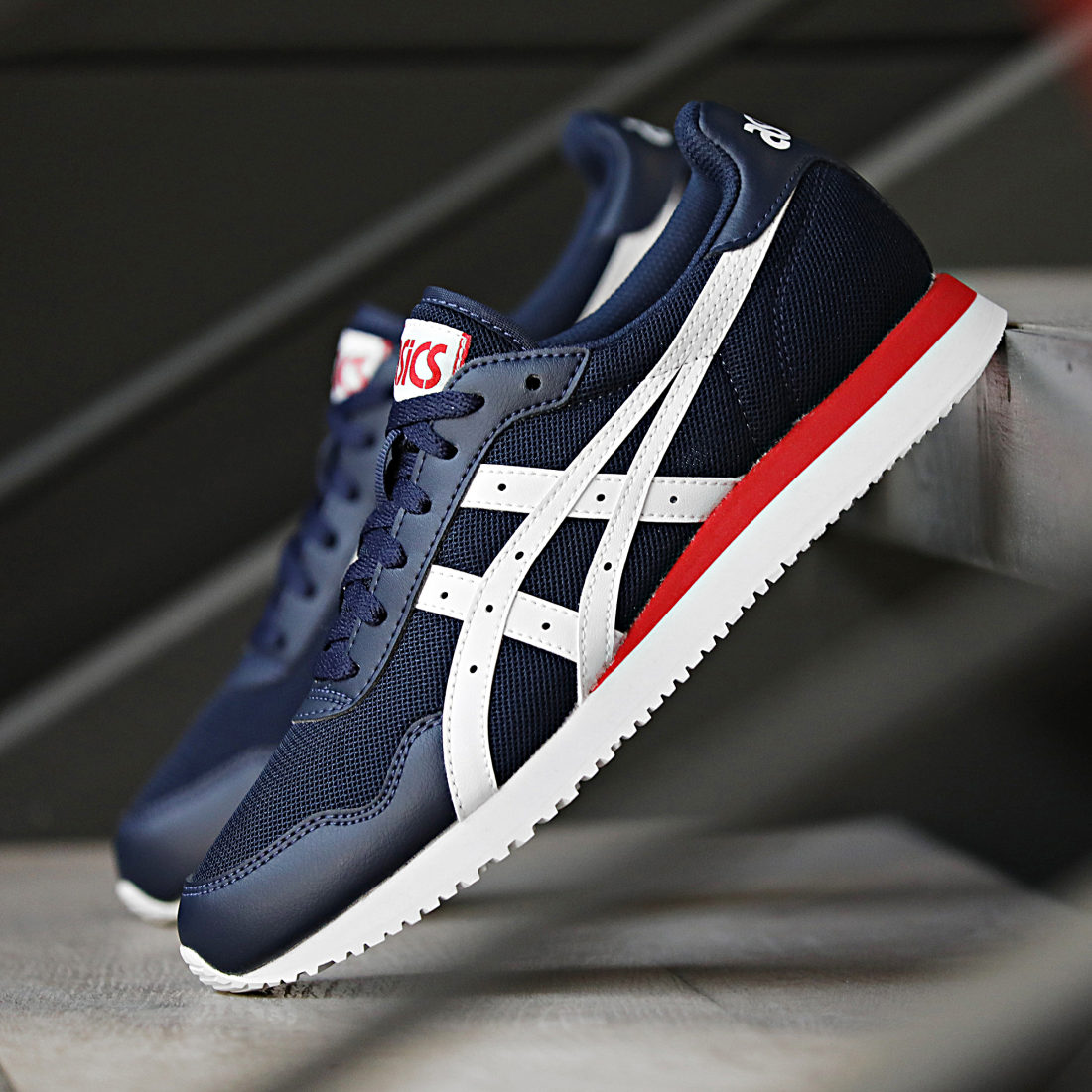 Asics - Baskets Tiger Runner 1191A301 Midnight White -  LaBoutiqueOfficielle.com