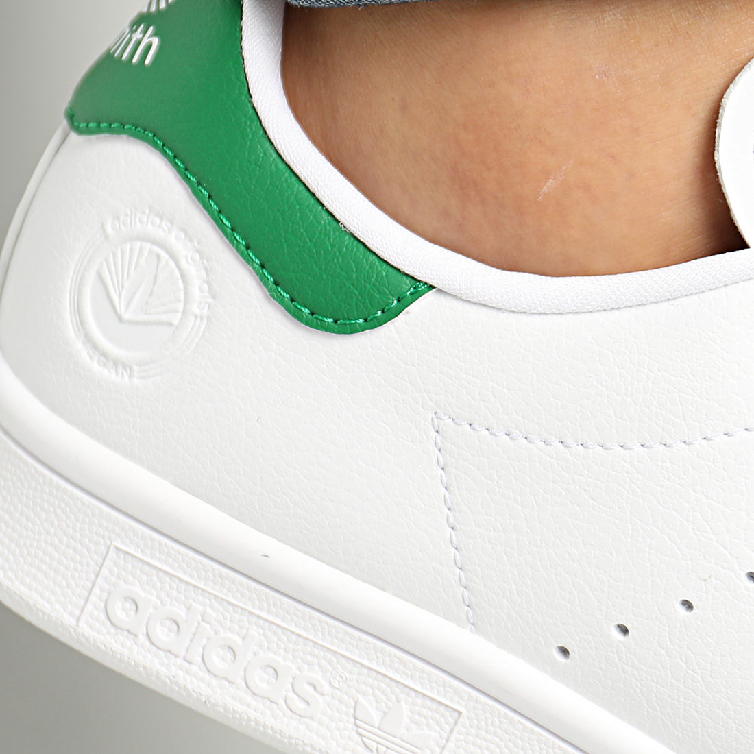 Adidas Originals - Baskets Stan Smith Vegan FU9612 Footwear White Green - LaBoutiqueOfficielle.com