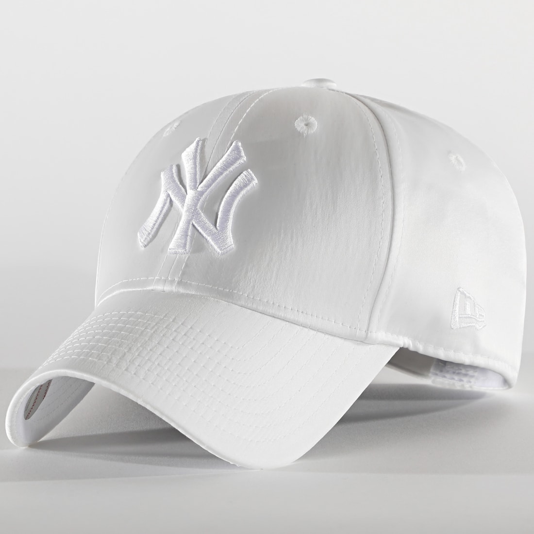 New Era Casquette Femme 9Forty Satin 12489923 New York Yankees Blanc