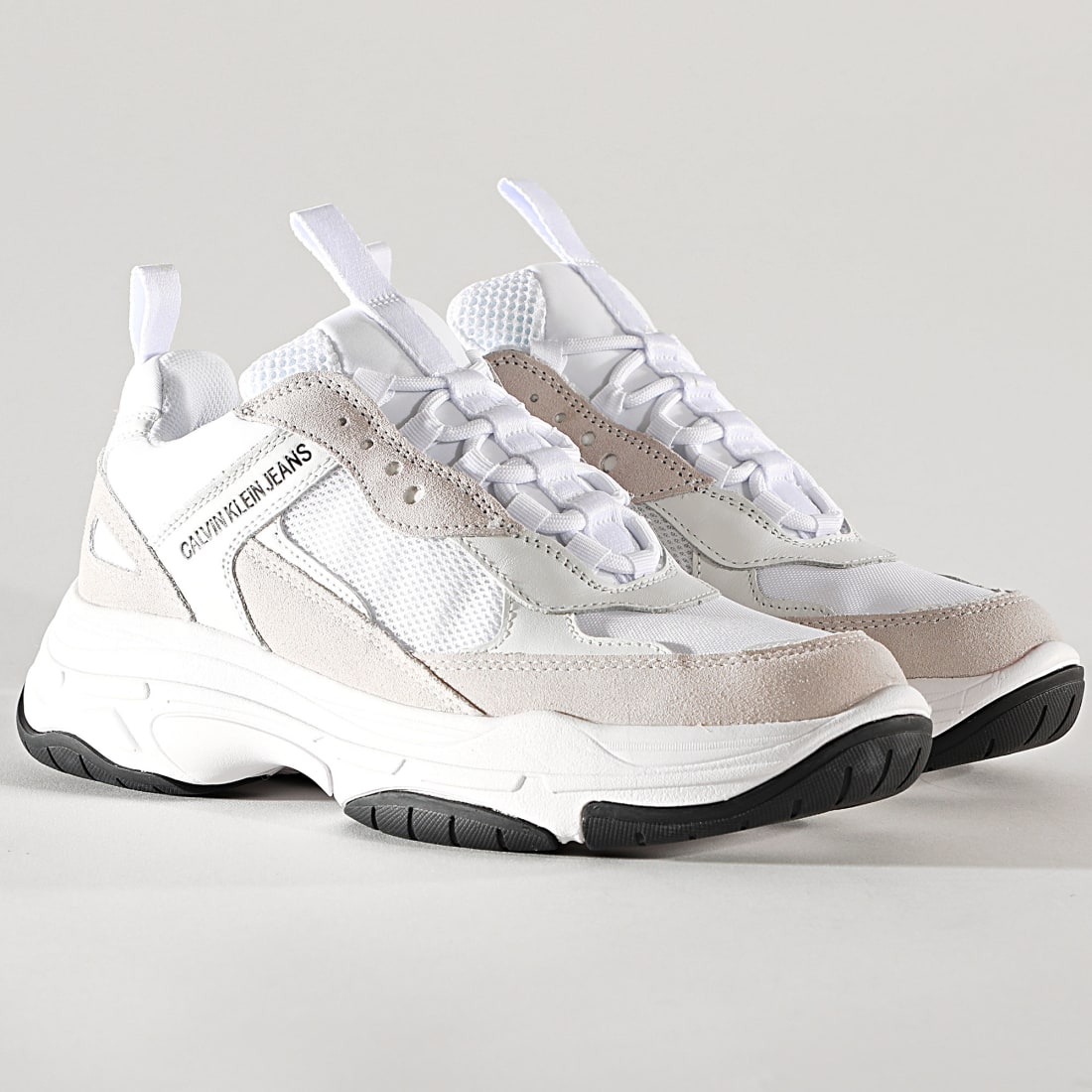 Calvin Klein Baskets Femme Maya Low Top Lace Up B4R1653 White
