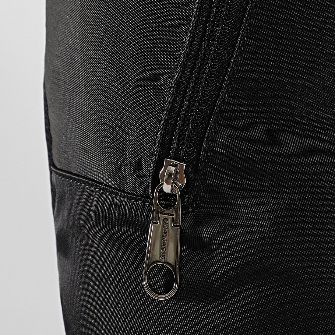 Calvin Klein - Sac A Dos Monogram Nylon 4733 Noir ...