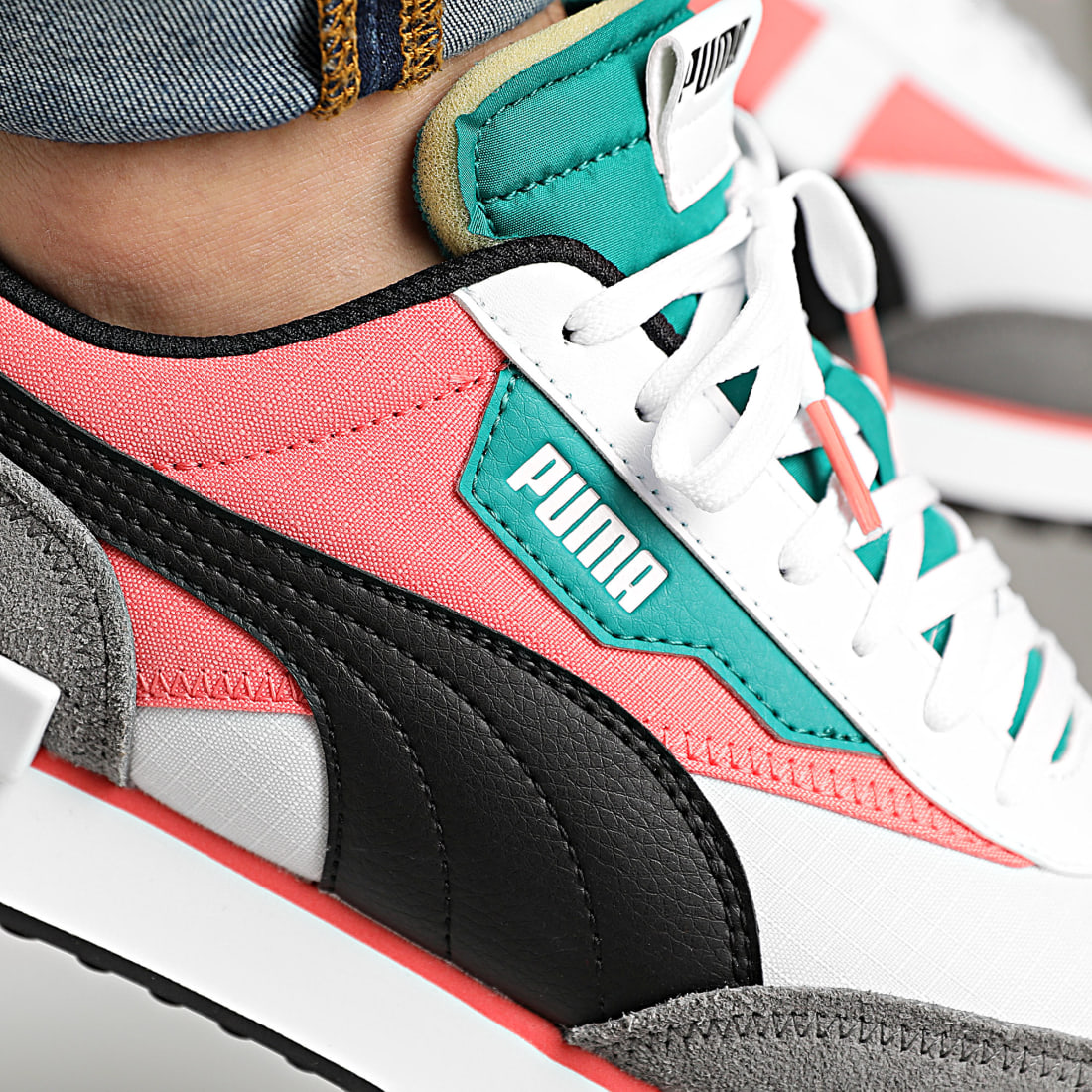 puma future rider play on white georgia peach