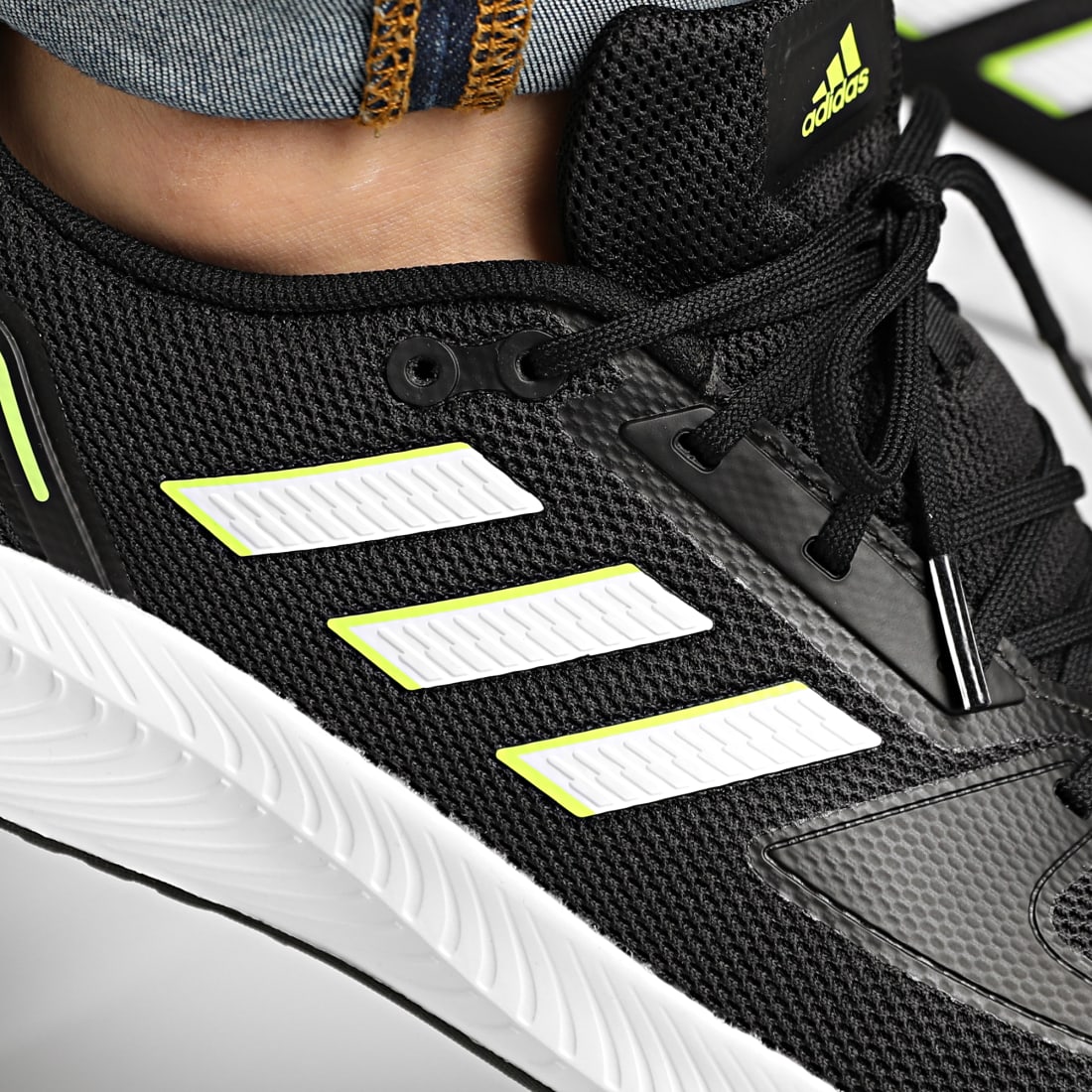 Adidas Performance - Baskets RunFalcon 2 GZ8796 Core Black Footwear White  Solar Yellow - LaBoutiqueOfficielle.com