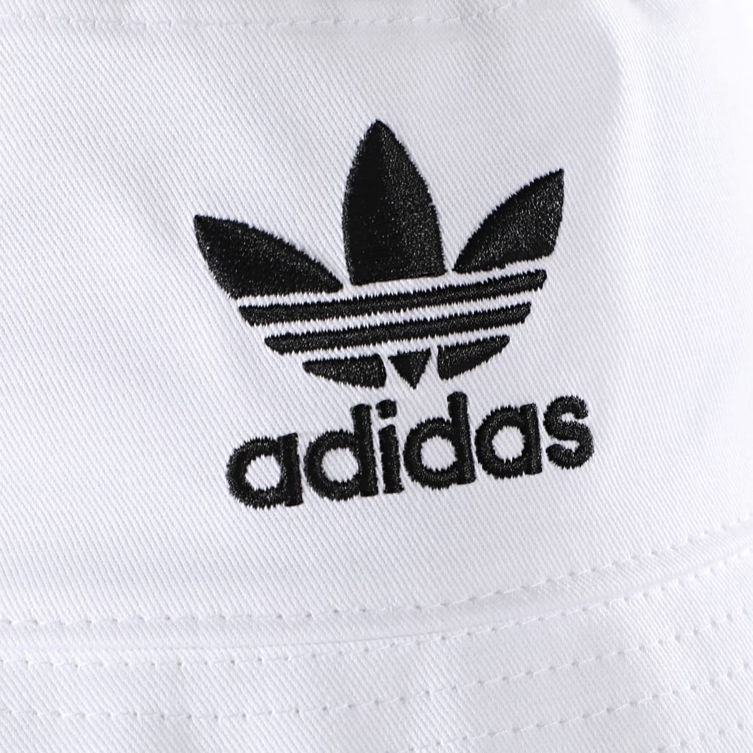 bob adidas blanc