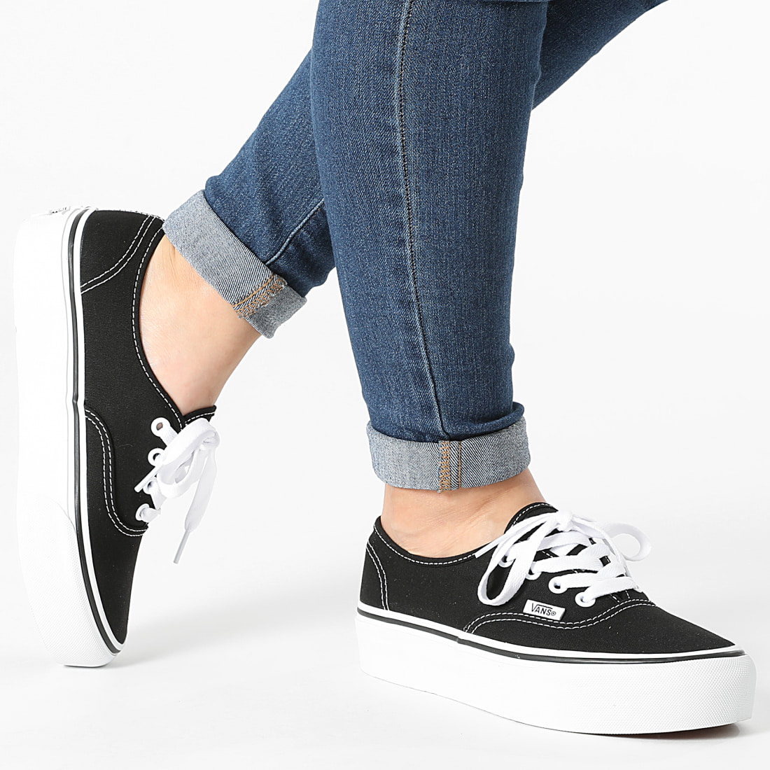 Vans Baskets Femme Authentic Platform A3AV8BLK Black